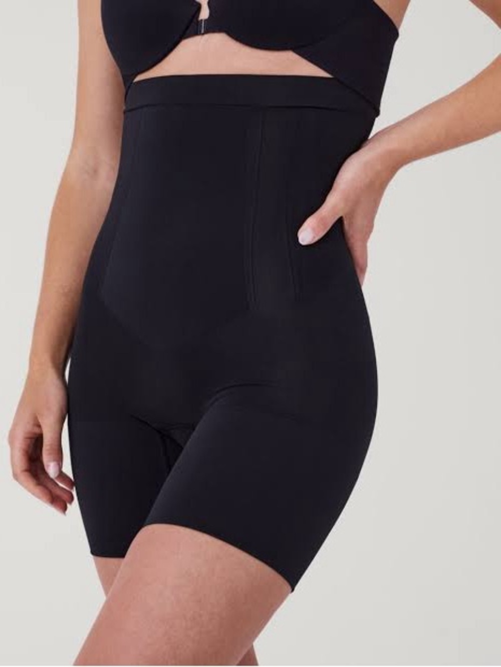 SPANXsculpt™ OnCore High-Waisted Mid-Thigh Short
SS1915-Black Sz XL
